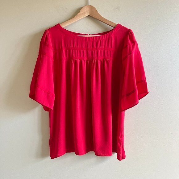 LOFT Women's Size M Red Grosgrain Trim Keyhole Button Short Sleeve Blouse Top - Picture 1 of 4